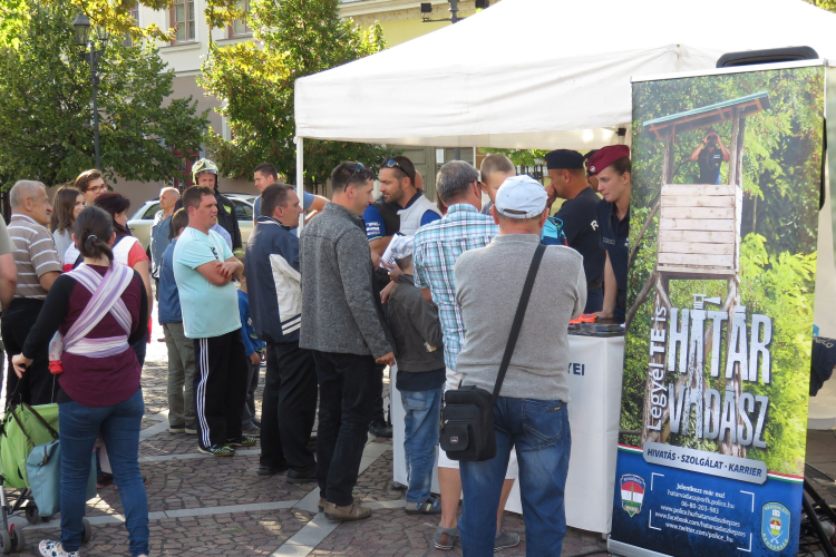 A határvadásznak jelentkezők 15 százaléka nő