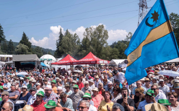 A járvány miatt idén elmarad Tusványos 