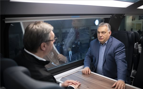 Orbán: meg fogjuk őrizni a békét