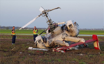 Felszállás közben oldalára borult egy helikopter Körösladány környékén