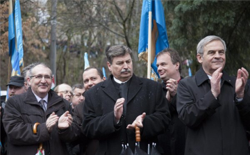 Székely autonómia - Tőkéssel együtt énekelte a tömeg: éljen a magyar szabadság!