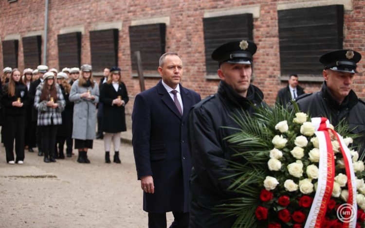 Holokauszt-emléknap - Auschwitzi megemlékezés: egy túlélő szerint a beleérző képesség az egyetlen út a jövőbe