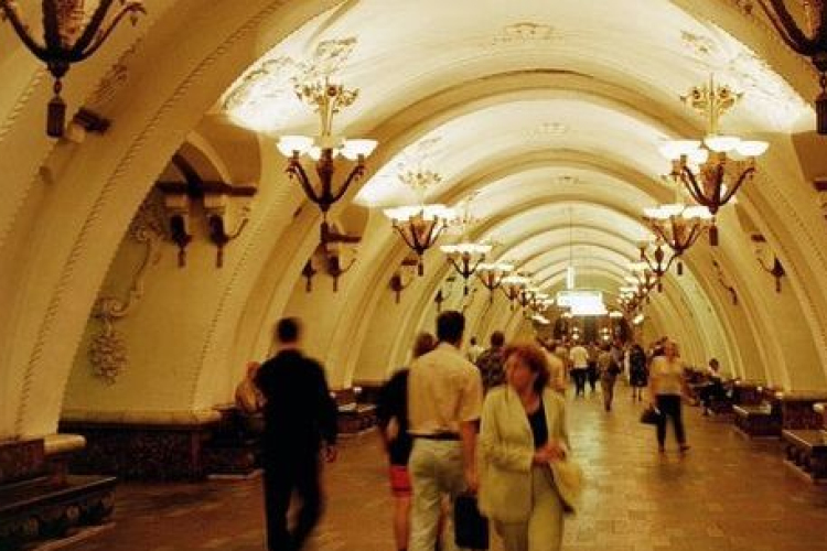 Kábeltűz és füst a moszkvai metróban, kétezer embert kellett kimenekíteni